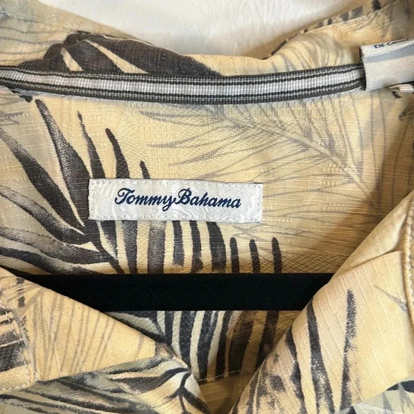 TOMMY BAHAMA PALM PRINT CAMP SHIRT XXL WOODEN BUTTONS 70% silk 30% coolmax poly - Picture 5 of 9